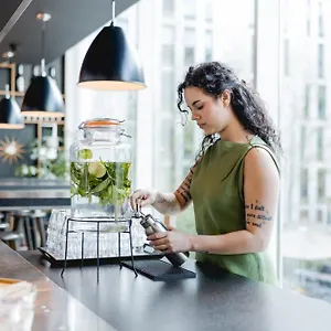 https://citizenm-tower-of-london.cambridgehotelsuk.com